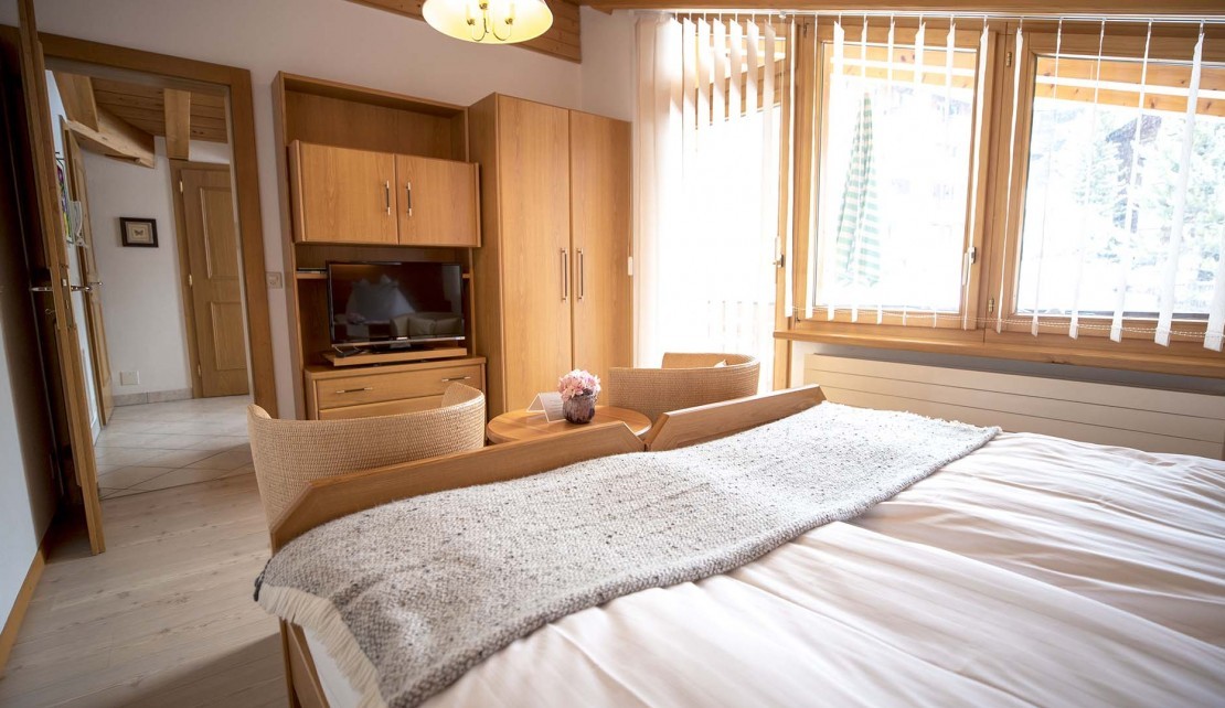 Attika Mischabel Sitzecke