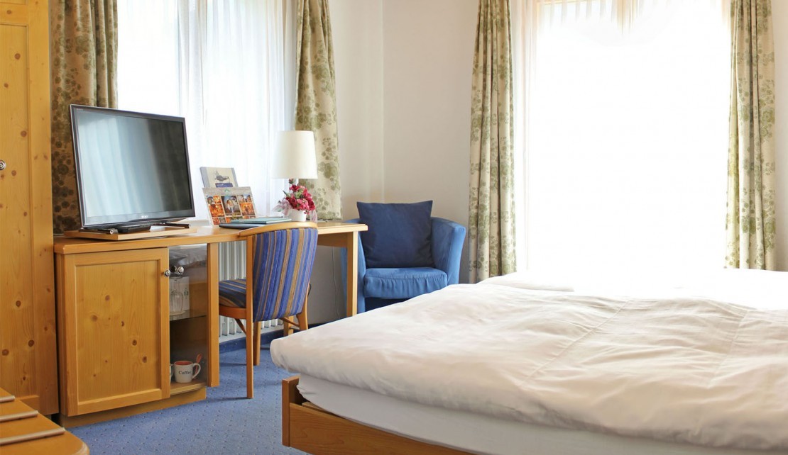 Doppelzimmer Schreibtisch