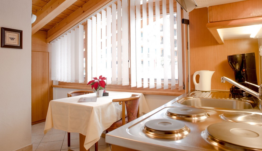 Attika Mischabel Esstisch