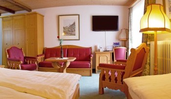 Dreibettzimmer Sitzecke